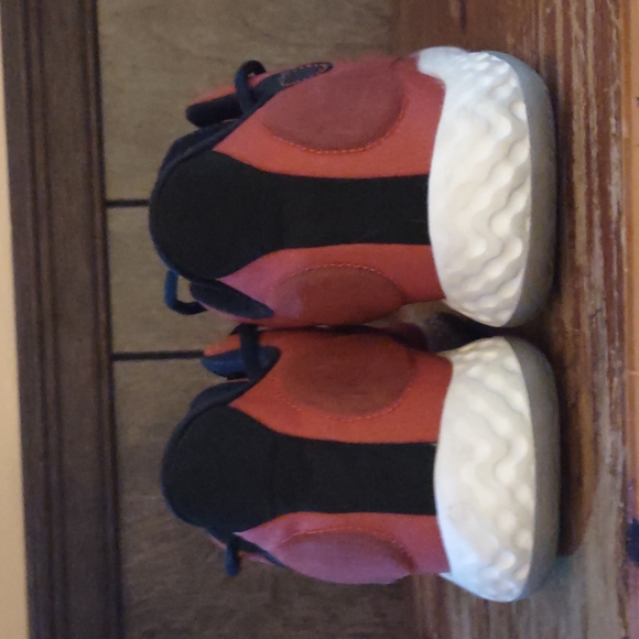 KD shoes - Picture 2 of 4